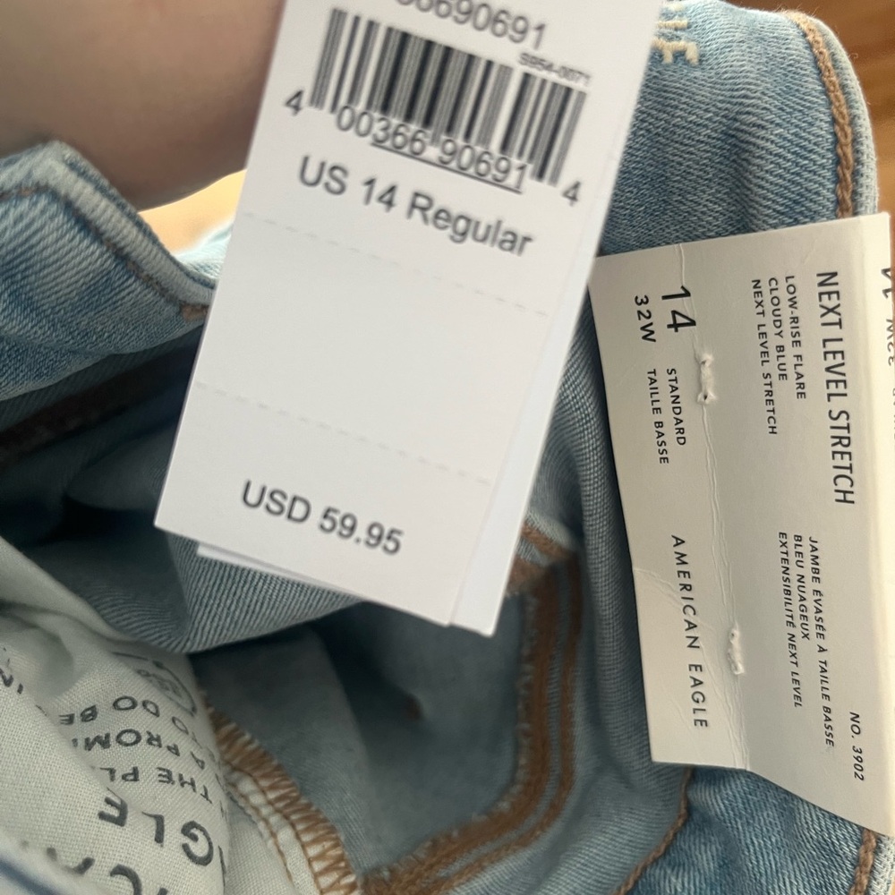 American Eagle Outfitters Light Blue Flare Leg Jeans - Picture 6 of 6